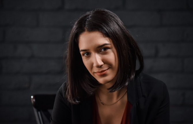 Za magistrantkinju FDU Jelenu Laban najbolje nagrade na internacionalnim scenskim takmičenjima