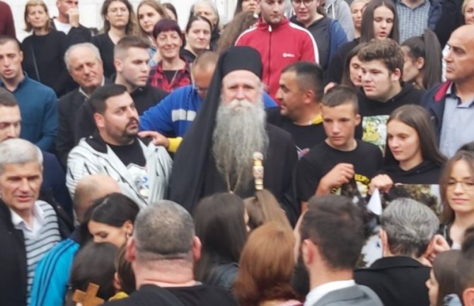 U Nikšiću svečano dočekani Joanikije i Metodije: Svi moramo da se smirimo pred Bogom