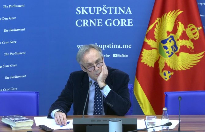 Državni ugovori se potpisuju u državnim institucijama, ne na brodu