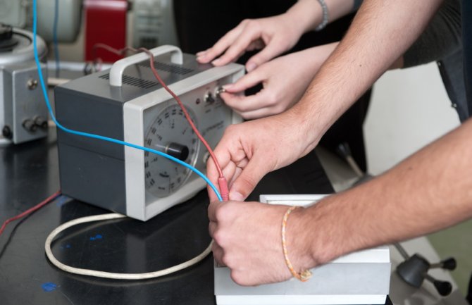 Upis na studijske programe Elektrotehničkog fakulteta elektronskim putem