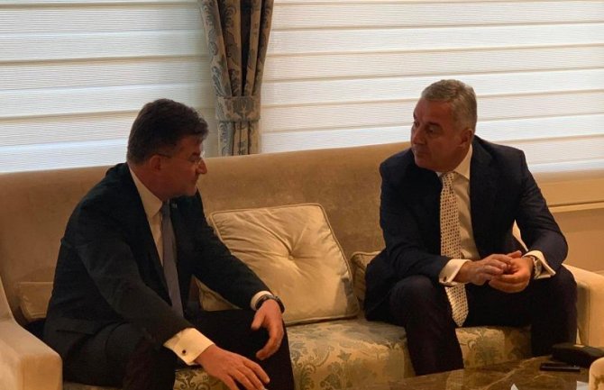 Đukanović razgovarao sa Lajčakom