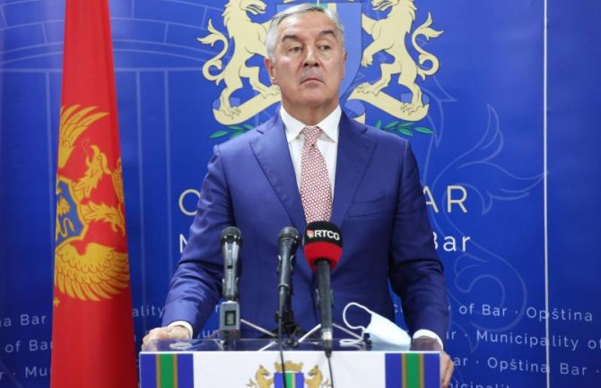 Đukanović: Srebrenica nije dvorište Srbije, već dvorište Bosne; Novi izbori ako rearanžiranje Vlade ne uspije