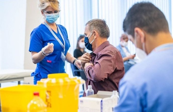 Uskoro isporuka 200 hiljada Sinofarm vakcina: Preko trećine vakcinisano, nagovještaji da će CG biti na zelenoj listi početkom jula