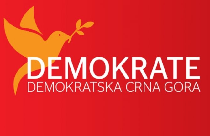 Demokrate:  Davljenik se za slamku hvata!