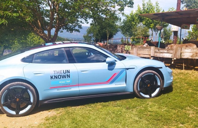 Priča o magarcima iz Martinića opet će  obići svijet: Porše odabrao farmu za promociju