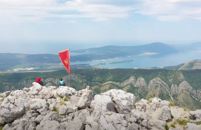 Uživajte u pogledu na Bokotorski zaliv sa Pestingrada(VIDEO)