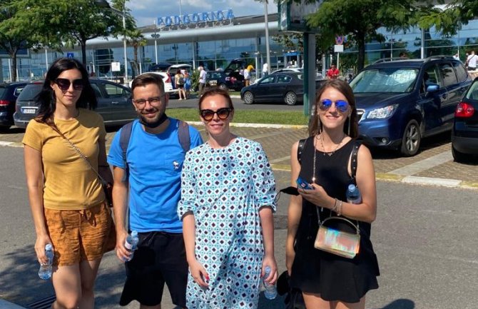 Medijski urednici iz Srbije na ljetovanje u Crnoj Gori