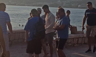 Đoković posjetio Sveti Stefan, obišao crkvu u kojoj se vjenčao sa Jelenom