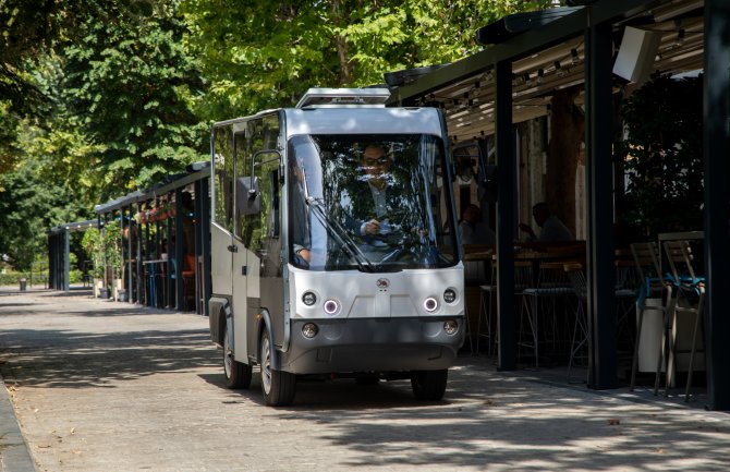 Komšo stigao u Podgoricu: Besplatan prevoz za starije 