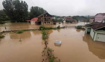 Nevrijeme pogodilo region: Vanredna situacija u Petrovcu na Mlavi, u Zagrebu poplavljeni podrumi, saobraćajnice u Sarajevu pod vodom