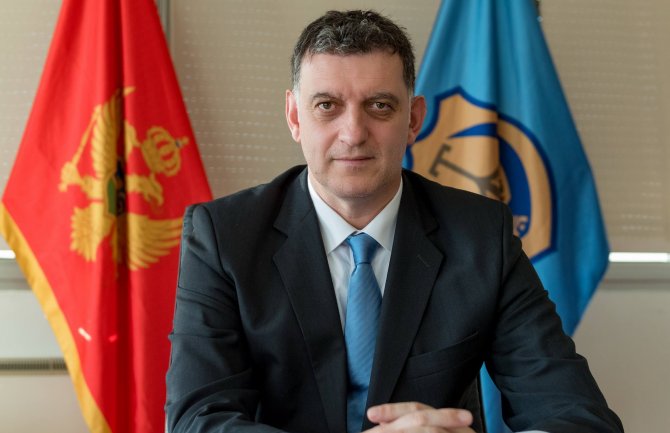 Komnenović o situaciji na kupalištu Plavi horizonti: Sa zdravljem ljudi nećemo kalkulisati