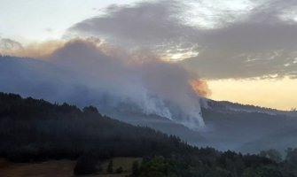 Strahuju za svoje domove, požar nije još uvijek lokalizovan