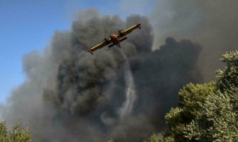 Vatrena stihija se širi Peloponezom, povrijeđeno osmoro