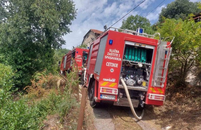 Više požara na Cetinju izazvano ljudskim faktorom, izgubio se strani državljanin