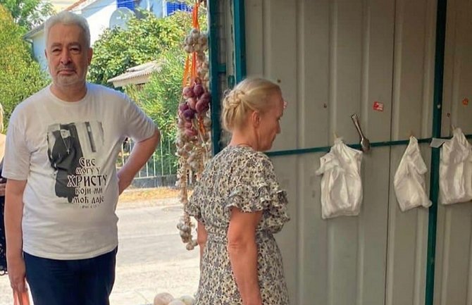 Premijer sa suprugom na pijaci kao sav običan svijet