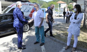 Krivokapić posjetio bolnicu u Pljevljima: Vlada okrenuta građenju boljih uslova za prevenciju i liječenje crnogorskih građana