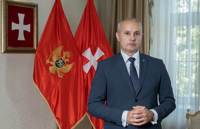 Kašćelan: Ustoličenje Joanikija na Cetinju igranje s vatrom