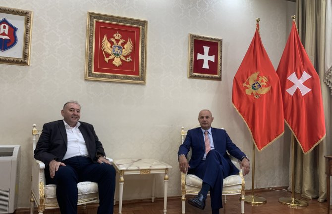 Kašćelan i Bjeković: Evidentni rizici koji se odnose na ceremoniju ustoličenja,građani da budu dostojanstveni