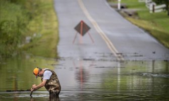 Poplave u Americi, poginulo najmanje deset osoba