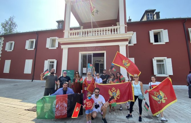 Građansko stajanje na Cetinju: Podrška demokratskom Avganistanu