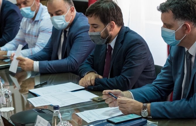 Dogovorena donacija četiri Opštine opštoj bolnici Kotor