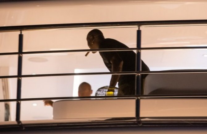 Nakon susreta sa policijom na Hvaru , Majkl Džordan produžio u Dubrovnik