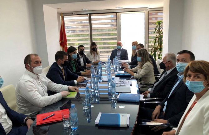 Vlada i IRF će još snažnije podržati mikro, mala i srednja preduzeća