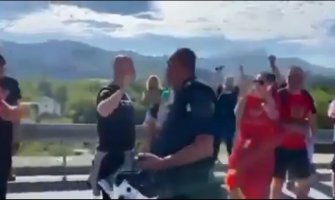 Policija se pridružila građanima na Cetinju?