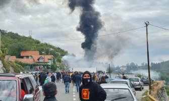 Policijska radio veza: Bolje mi njih, nego oni nas (Video)