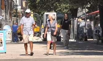 Cetinjani o ustoličenju Joanikija: Svi propatili... Otvoriti mladima fabrike da rade (Video)