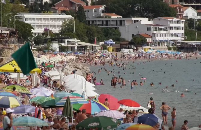 U hotelima skoro duplo manje turista nego 2019. godine