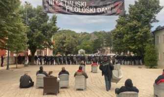 DFC: Policijsko-medijsko ustoličenje