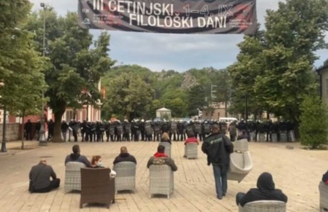 DFC: Policijsko-medijsko ustoličenje