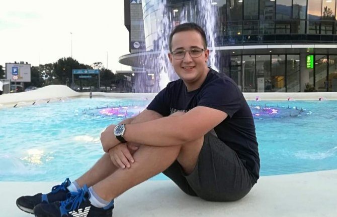 Jovan zbog borbe sa leukemijom hitno upućen na liječenje u Njemačku