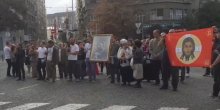 U Beogradu organizovan skup antivaksera, učesnici zapalili LGBT zastavu (VIDEO)