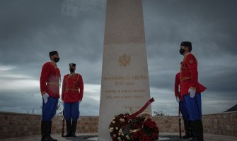 Vojska položila vijenac na spomenik na Tuđemilima