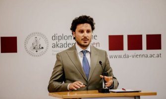 Abazović: Djeca mogu da se osjećaju komotno, pokrenute procedure za pronalazak osobe koja je poslala mejlove