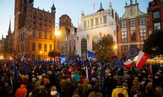 Poljaci na ulicama, dali podršku Evropskoj uniji