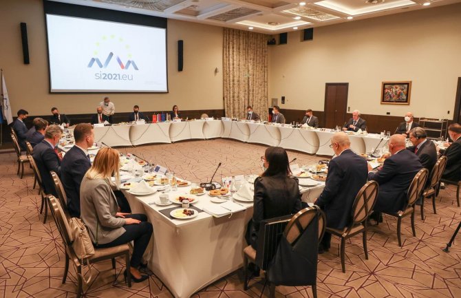 Bečić: Velika je odgovornost na onima koji odbijaju pokušaj postizanja dogovora