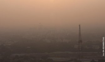  Toksični smog zatvorio Nju Delhi