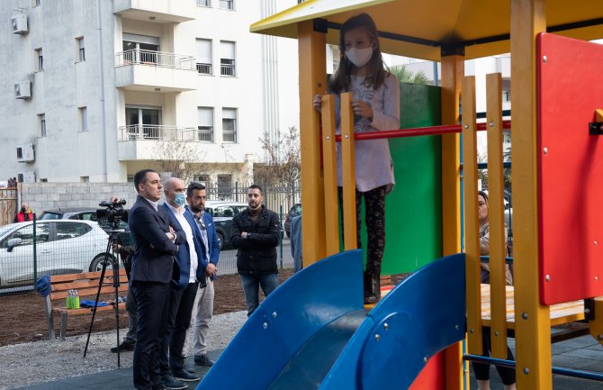 Završeni radovi na uređenju zelene površine u drugom dijelu parkšume Tološi