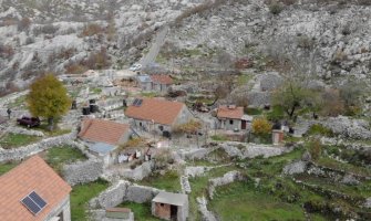 Cetinje: Počelo postavljanje solarnih panela za seoska domaćinstva