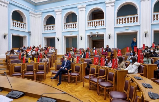 Mlade uključiti u donošenje odluka