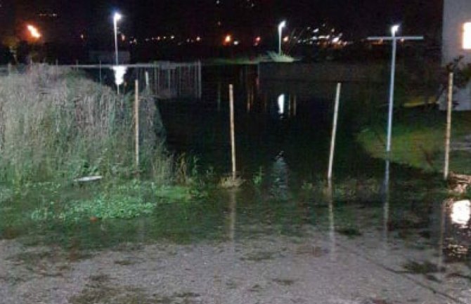 Izlila se rijeka na Jazu, ugrožene kuće