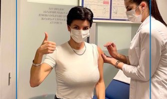 Šefica SZO u Crnoj Gori primila treću dozu vakcine protiv kovida