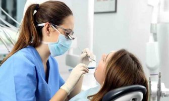 Stomatološkinja Almina Murić pokrenula besplatno liječenje zuba za samohrane majke i socijalno ugrožene