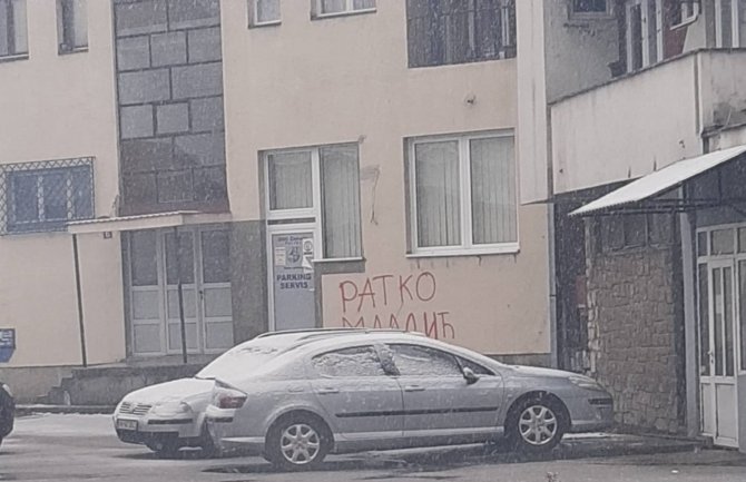 BS: Nadležni u Pljevljima da u što kraćem roku uklone grafit sa imenom Ratka Mladića