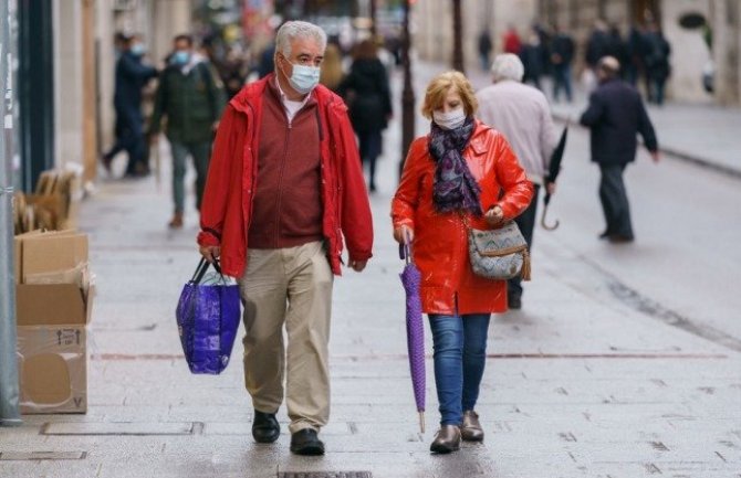 Španija ponovo uvodi obavezno nošenje maski na otvorenom