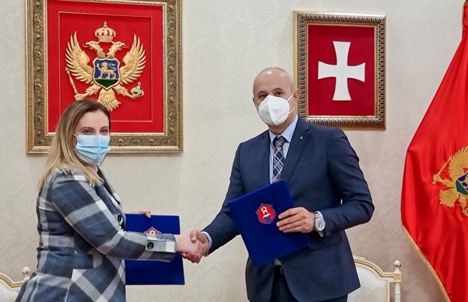 Prijestonica Cetinje nastavlja sa podrškom za gerontodomaćice