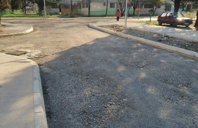 SNP: Rok za završetak rekonstrukcije ulice na Zabjelu probijen je za godinu dana